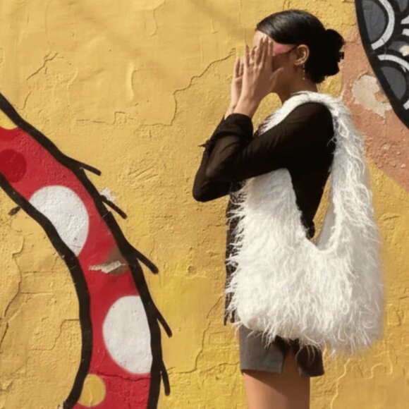 NWT BLACK Ari Faux Fur Hobo Bag – Soft Plush Shoulder Purse with Gold Hardware - Picture 2 of 3